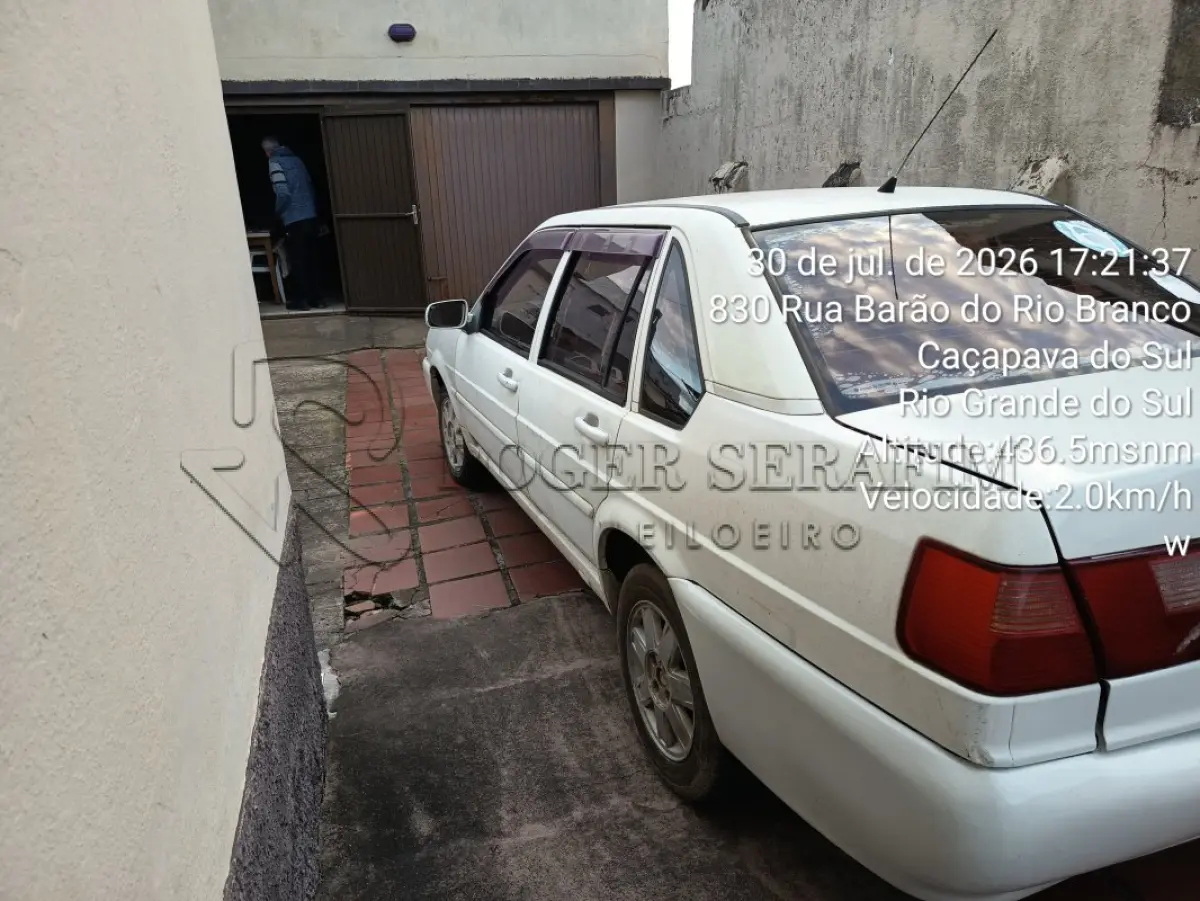 LOTE 001 - VEÍCULO VW/SANTANA